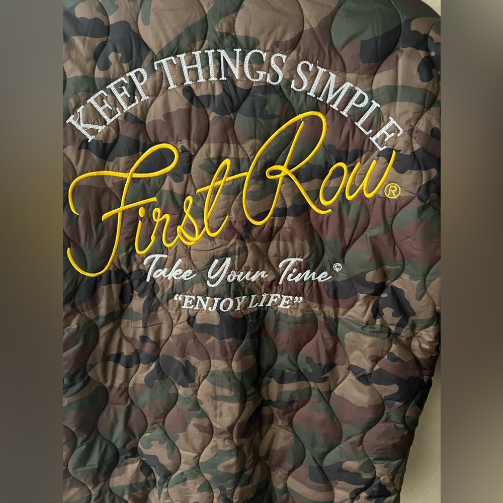 - First Row puffy Jacket - Picture 3 of 8